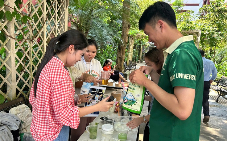 Tất bật chuẩn bị cho Trung thu yêu thương