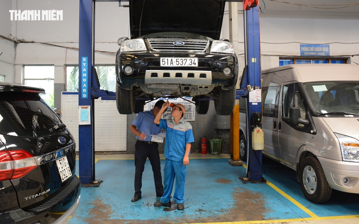 Vì sao giảm xóc bên phải ô tô thường hư hỏng sớm hơn?