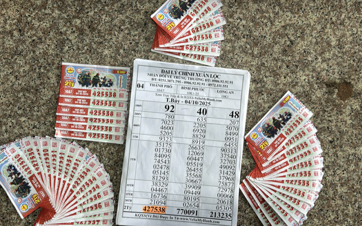 Hàng loạt vé trúng xổ số miền Nam đài TP.HCM, khách đổi thưởng ngay