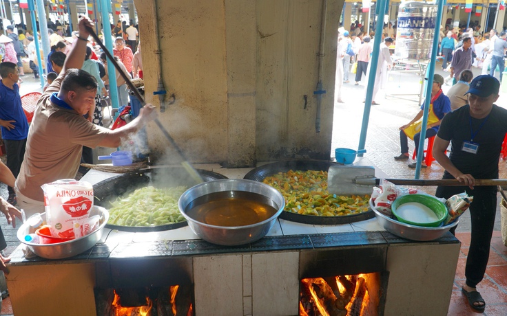 Hội yến Diêu Trì Cung: Bếp chay nấu 10 tấn gạo phục vụ hàng ngàn người dự đại lễ