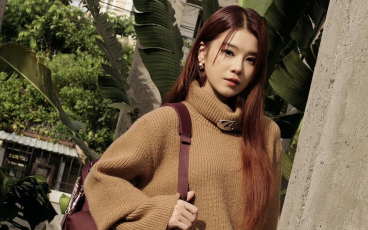 Mặc đẹp mà không lỗi mốt với áo len cổ lọ