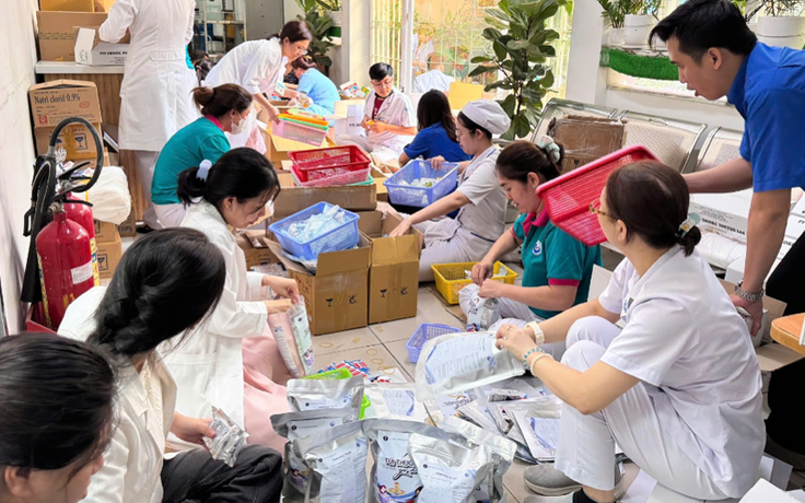 TP.HCM gửi 10.000 túi thuốc gia đình đến các tỉnh bị ảnh hưởng bão số 10