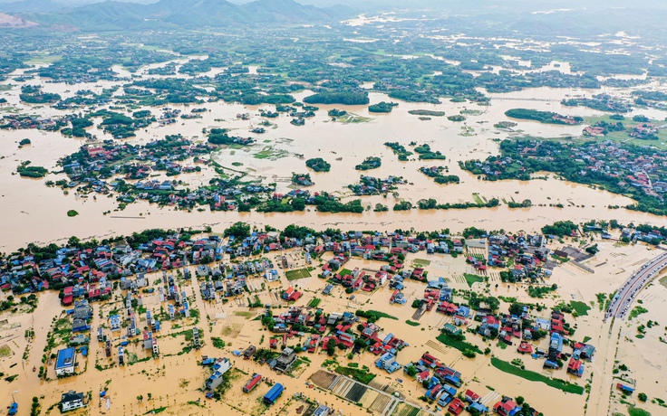 Thái Nguyên nhìn từ trên cao: Nước dâng cao bao vây trung tâm, người dân chạy lũ