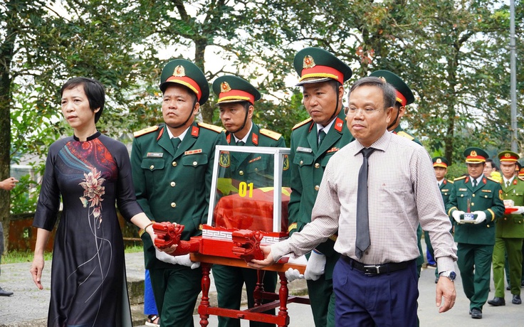 Truy điệu, an táng 14 liệt sĩ tại Nghĩa trang liệt sĩ Khe Sanh