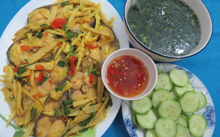 Hương vị quê hương: Cá tra um măng le muối chua