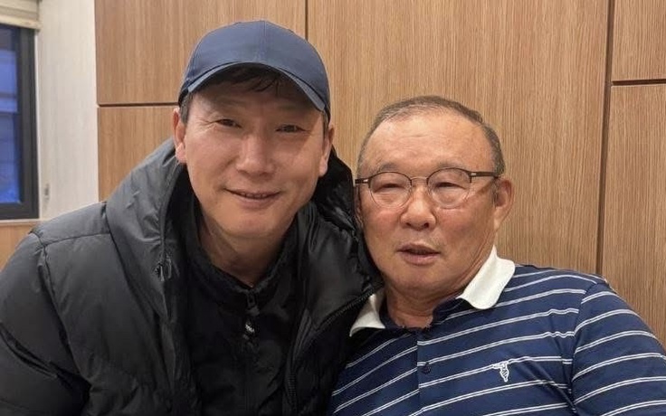 HLV Kim Sang-sik lần đầu hé lộ một sự thật: Chỉ sợ làm bậc tiền bối Park Hang-seo 'mất mặt'