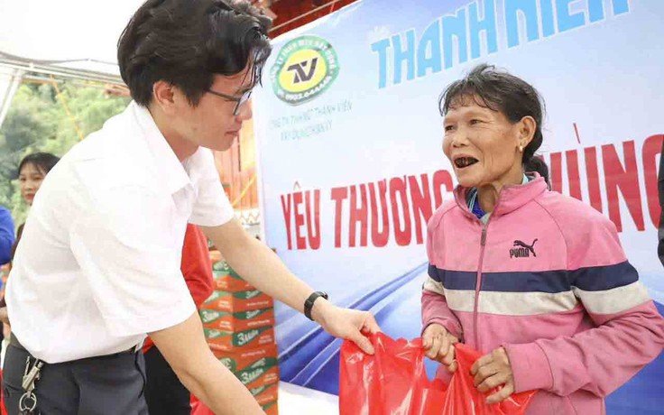 Người trẻ Báo Thanh Niên mang yêu thương về vùng lũ quét và sạt lở