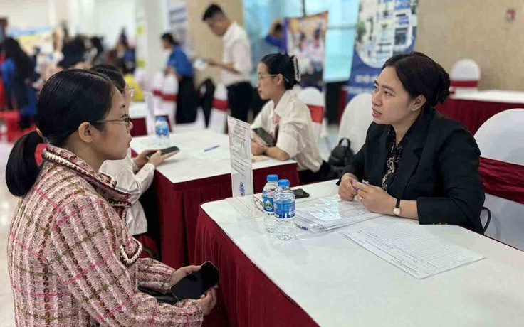 Lương thưởng, cơm ca miễn phí nhưng vẫn khó tuyển lao động phổ thông