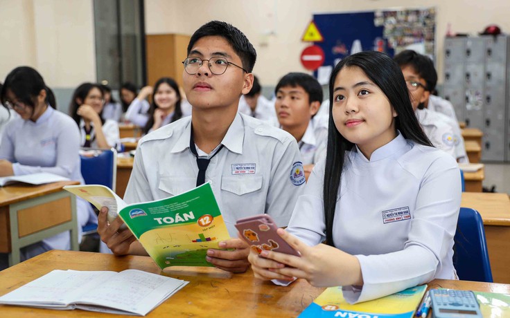 Một bộ sách giáo khoa thống nhất trước giờ G