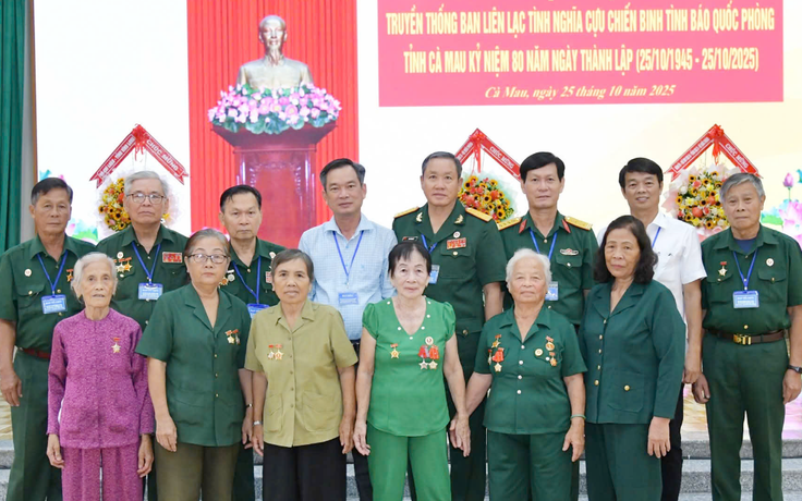 Tổ nữ quân báo đánh chìm tàu chiến địch