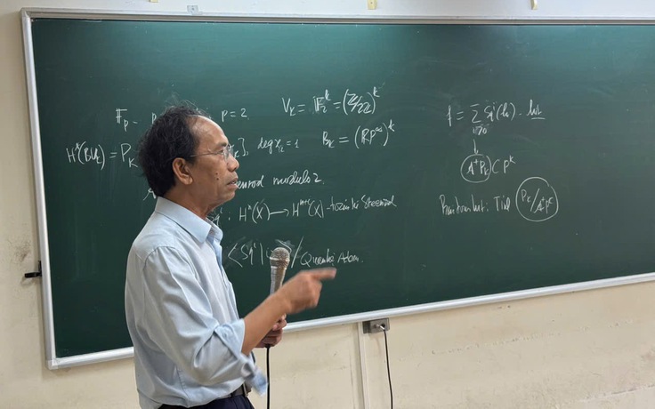 'Tôi không bị phụ thuộc vào AI trong công việc giảng dạy'