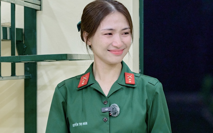 Hòa Minzy khóc nghẹn trên truyền hình, thừa nhận cô đơn