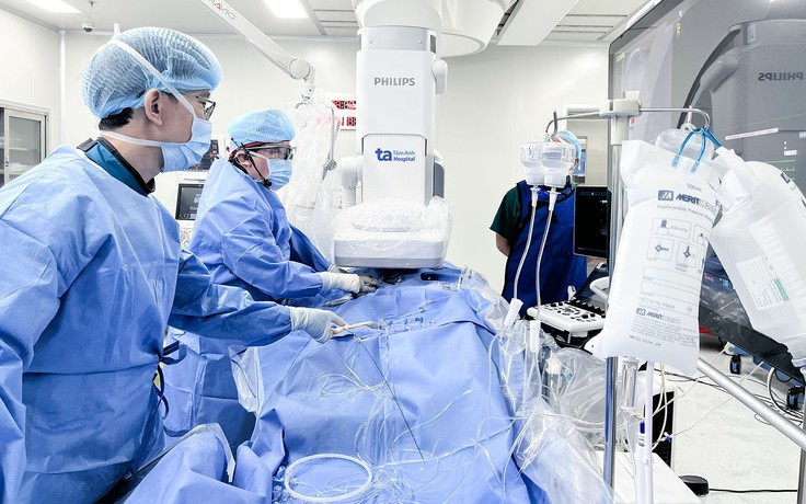 TAVI - kỹ thuật phức tạp cấy van tim không cần mổ hở