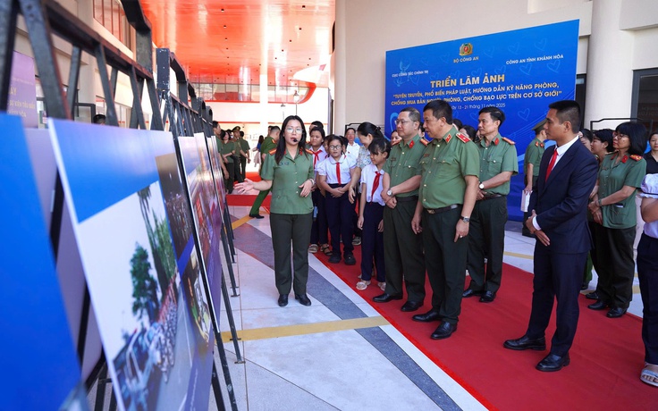 Triển lãm ảnh về phòng chống mua bán người tại Khánh Hòa