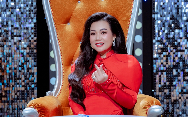 Ca sĩ bolero nhớ thời được fan 'thầm thương trộm nhớ' khi đi hát