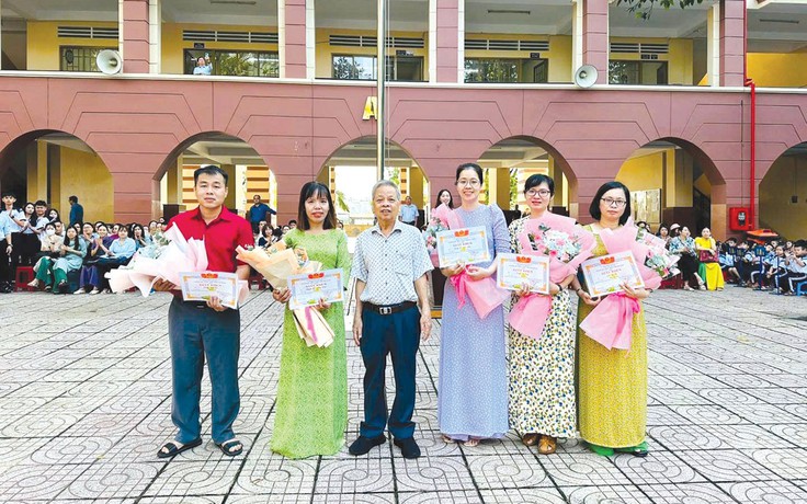 Nhân cách lớn từ những nghĩa cử nhỏ