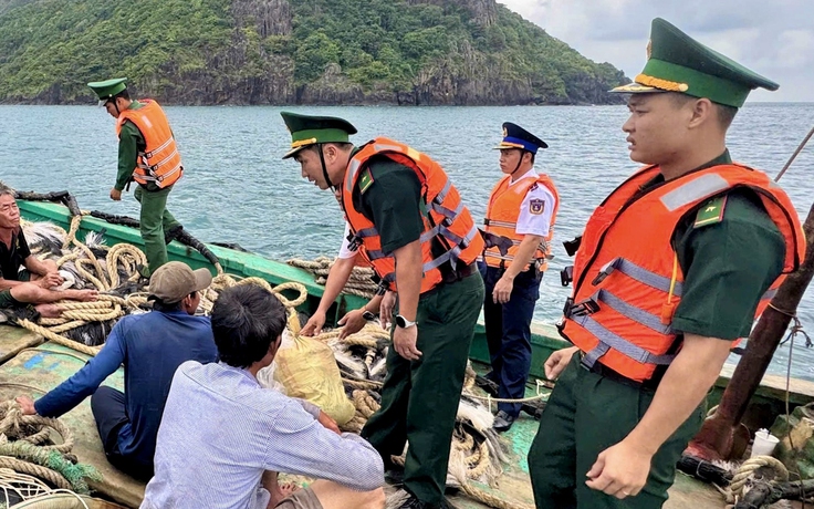 TP.HCM: Nhiều tàu cá bị nạn, 3 người tử vong, 5 ngư dân được cứu sống