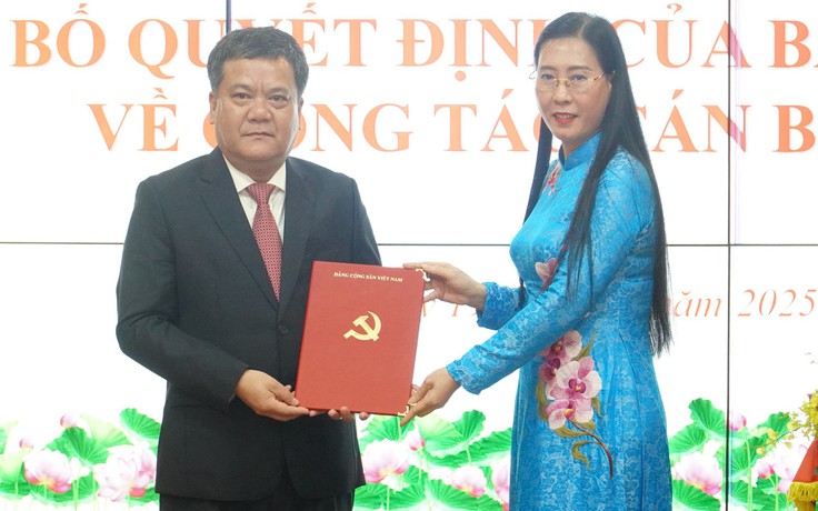 Chủ tịch UBND tỉnh Quảng Trị giữ chức Phó bí thư Tỉnh ủy Khánh Hòa