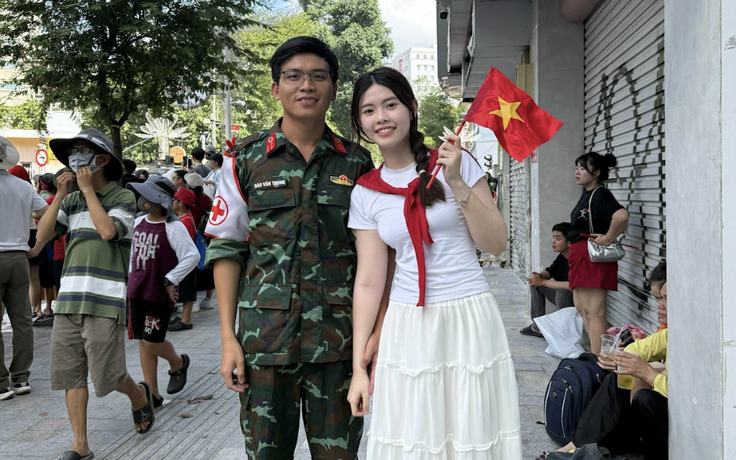 Ngày Quốc tế đàn ông 19.11: Chị em rộn ràng tặng quà cho phái nam, ai cũng bất ngờ