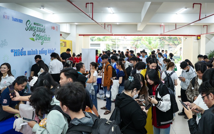 Sinh viên đổi rác lấy quà: Sống xanh sống khỏe từ hành động nhỏ mà ý nghĩa