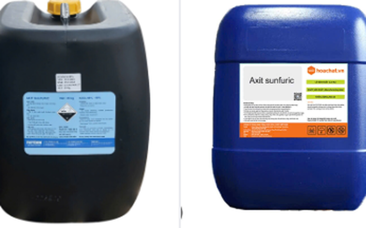 Đắk Lắk: 100 can axit sunfuric độc hại trôi nổi giữa dòng nước lũ