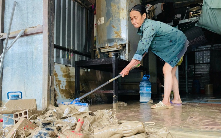 Quy Nhơn ngập lụt: 'Trắng tay, không biết bắt đầu lại từ đâu'