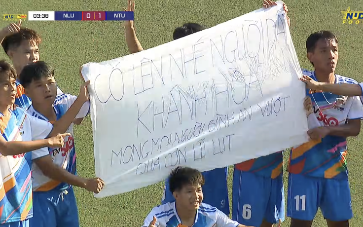 Màn ăn mừng cảm động: 'Cố lên nhé người dân Khánh Hòa...'