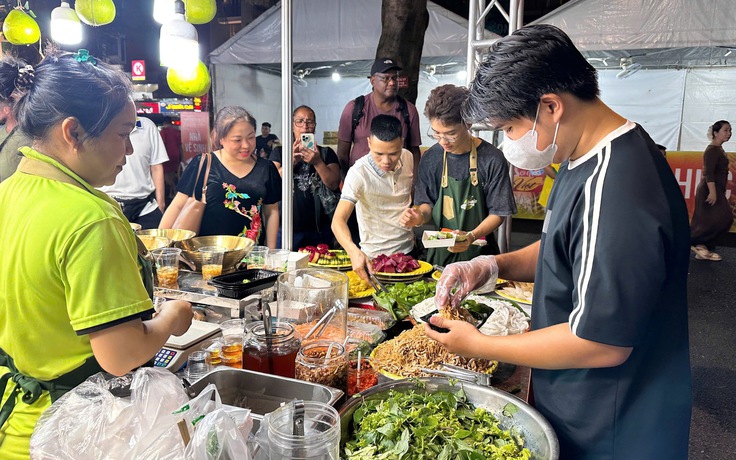 Cả trăm món ngon từ bún trong Ngày hội Sợi gạo Việt ở TP.HCM
