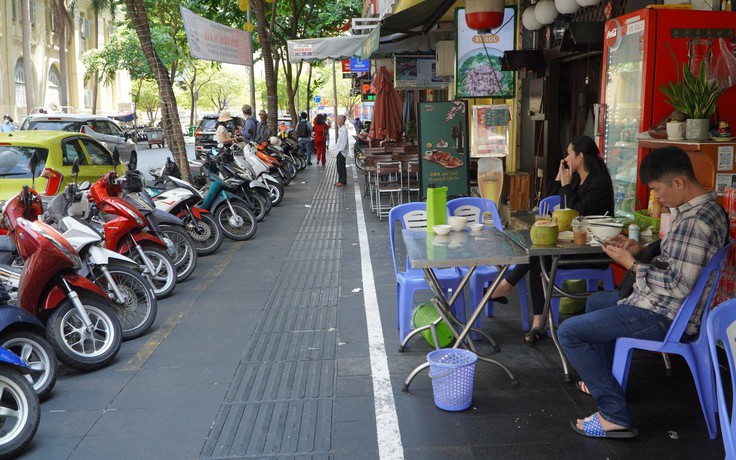 TP.HCM bãi bỏ quyết định thu phí vỉa hè