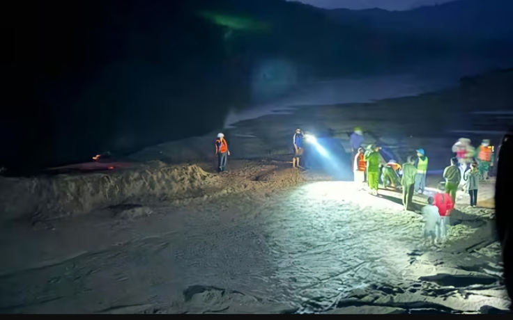 Tìm thấy thi thể tài xế xe tải bị lũ cuốn trôi ở Quảng Trị