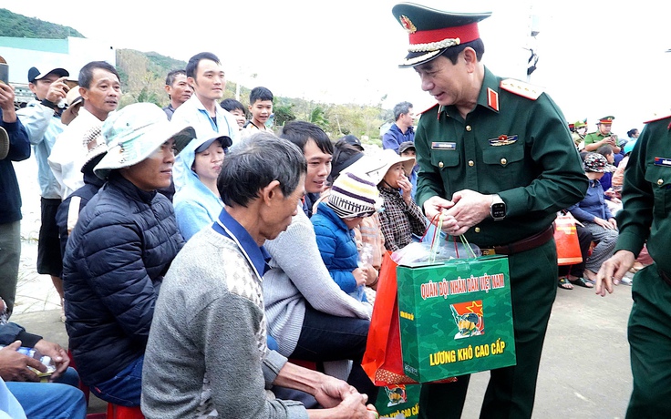 Tổng lực hỗ trợ người dân vùng lũ miền Trung, Tây nguyên