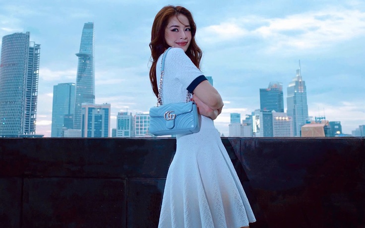 Bản phối với tất trắng 'nâng cấp' phong cách hằng ngày