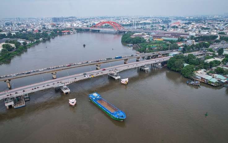 Cầu Bình Triệu 1 chính thức thông xe sau khi nâng tĩnh không lên hơn 1 mét