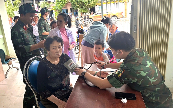 TP.HCM điều động hàng trăm y bác sĩ chi viện cho Khánh Hòa, Phú Yên cũ