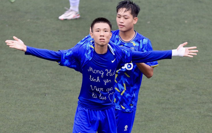 2 đội phía nam hiên ngang vào bán kết, cục diện bóng đá sinh viên lại hay