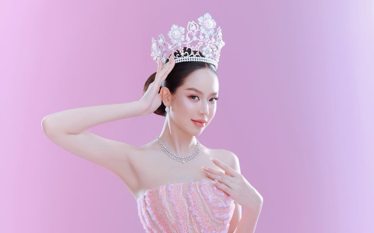 Thanh Thủy nói gì trước khi trao lại vương miện Hoa hậu Quốc tế?