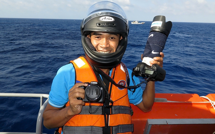 Dõi theo những người đi về phía mặt trời Hoàng Sa