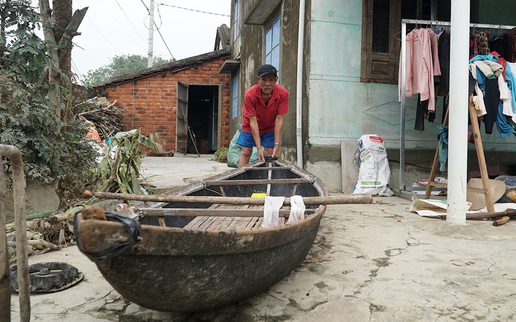 Xuồng cứu mạng người giữa lũ dữ: Vì sao là gia sản đặc biệt ở thôn Hiệp Đồng?
