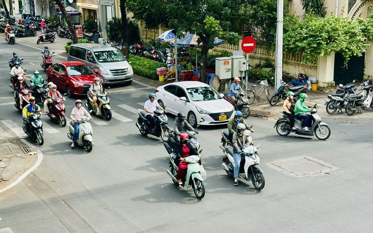 Người Sài Gòn tiếp tục ‘hưởng’ không khí lạnh