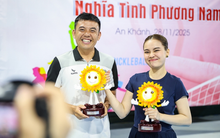 Lý Hoàng Nam cùng ca sĩ Giang Hồng Ngọc vô địch giải pickleball 'Nghĩa tình phương Nam'