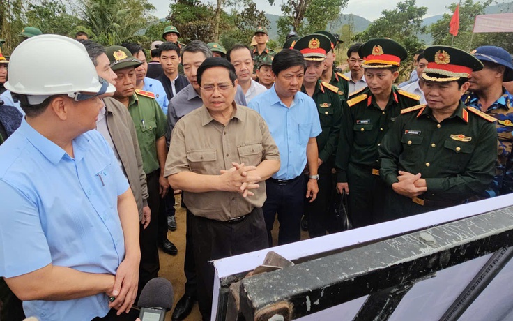 Thủ tướng Phạm Minh Chính: Cấp bách xây dựng nhà tránh lũ