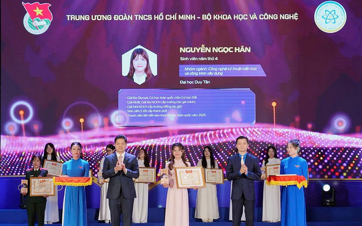 Nữ sinh ĐH Duy Tân đạt Giải Nữ sinh Khoa học Công nghệ Việt Nam 2025