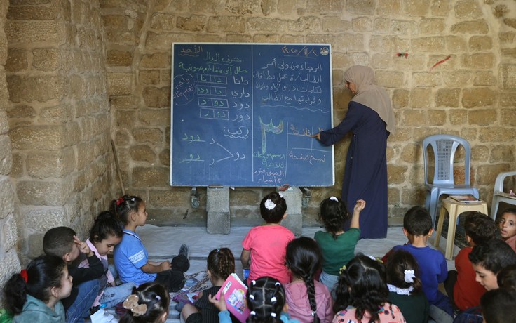 Trẻ em Gaza dần trở lại trường sau 2 năm xung đột