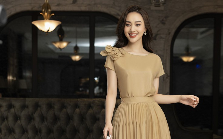 Chân váy xếp ly ăn gian vóc dáng, cho vẻ ngoài cuốn hút