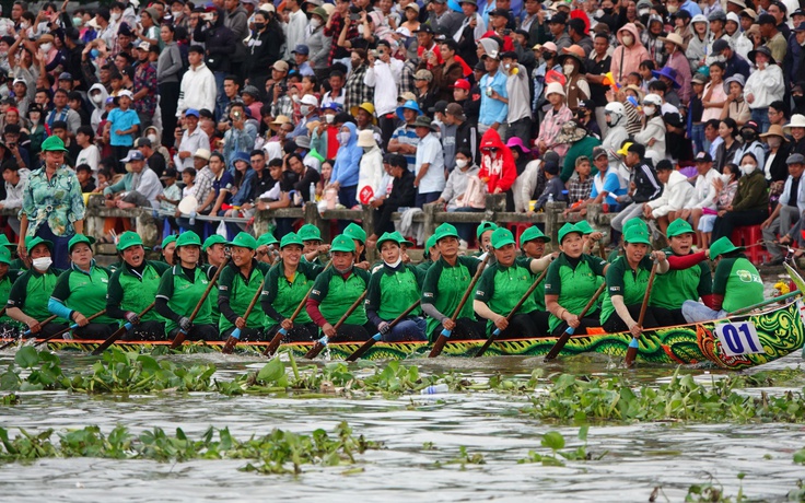 Chùa Tum Núp đoạt hat-trick vô địch ghe ngo nam và nữ