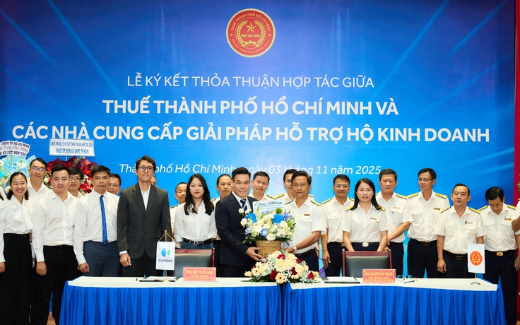 Nỗ lực đồng hành cùng hộ kinh doanh 'chạy đua'
