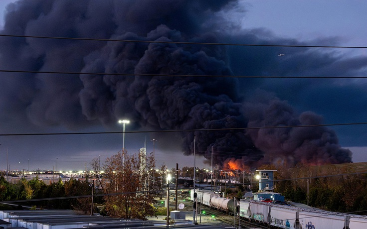 Máy bay bị rơi động cơ trên không, ít nhất 11 người thiệt mạng