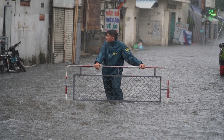 Sở Xây dựng TP.HCM nói gì về lo ngại chồng chéo giữa nhiều cơ quan chống ngập?