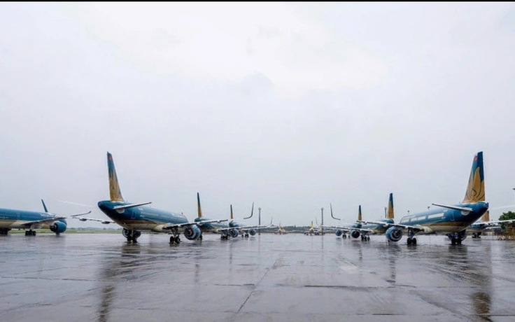 Đóng cửa 5 sân bay miền Trung do bão Kalmaegi