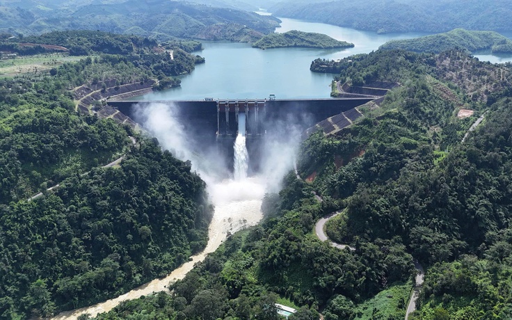Ứng phó bão Kalmaegi: Các hồ thủy điện ở Lâm Đồng đồng loạt xả lũ